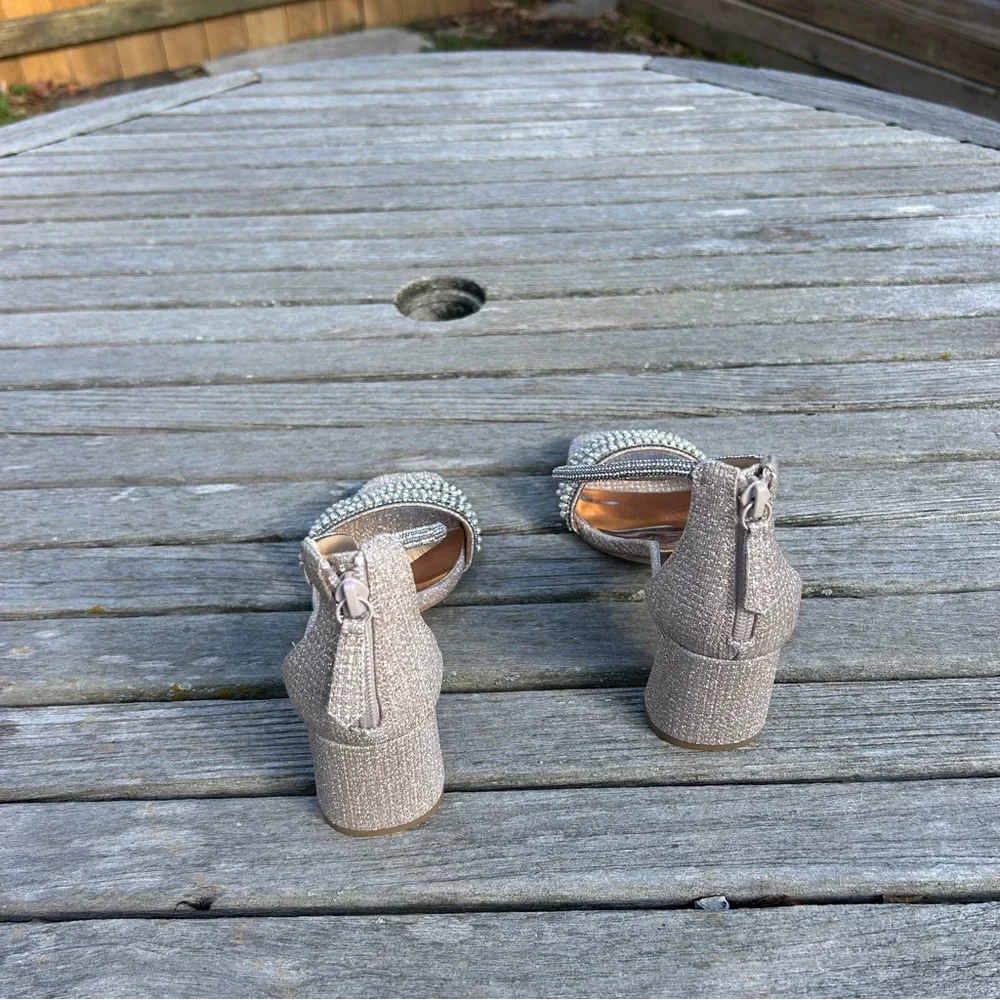 Nwot Badgley Mischka 'Kameryn' Open-toe Block Heels in‎ pale gold size 5